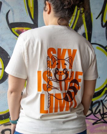 "SKY IS THE LIMIT" Mapache T-shirt